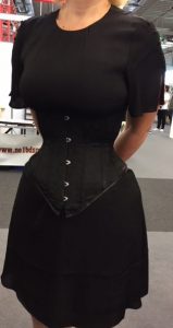 yourshape-korsett-unterbrust-kundin
